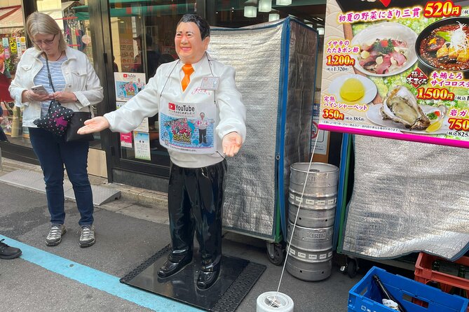 Tokyo Food Tour Taste Fresh Delights at Tsukiji Market - A small group that still feels personal