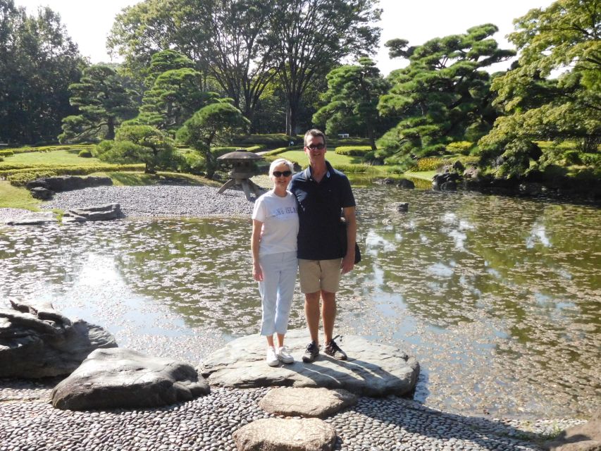 Tokyo: Full-Day Japanese Garden Private Guided Tour - The small teahouse garden and pond