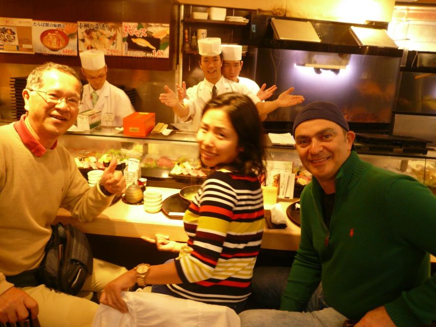 Tokyo: Guided Walking Tour of Tsukiji Market with Breakfast - Seven breakfast tastings, from skewers to dashi