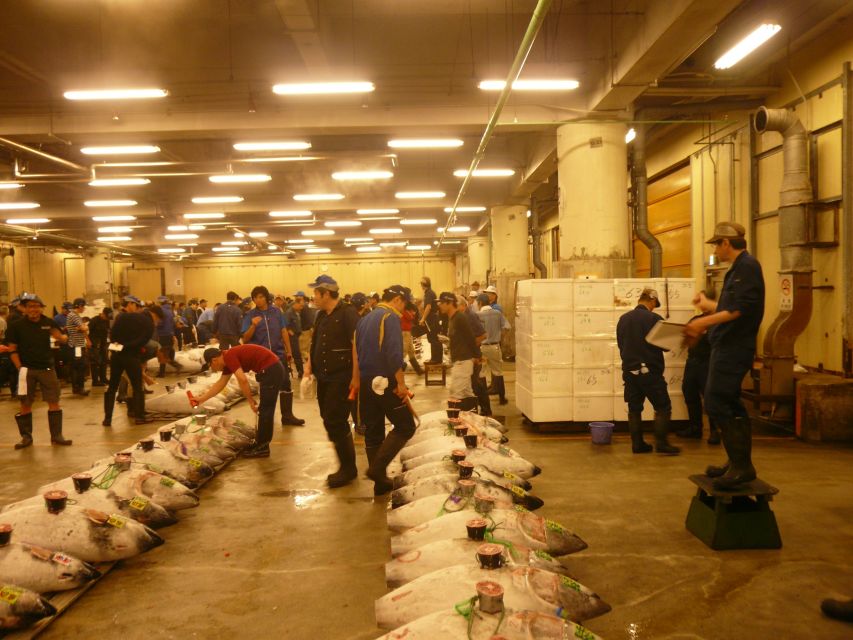 Tokyo: Guided Walking Tour of Tsukiji Market with Lunch - What the nine tastings actually include