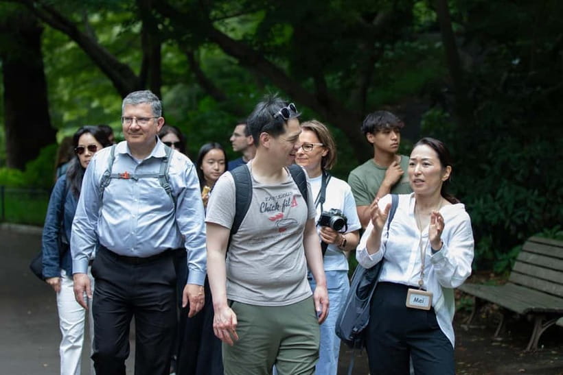 Tokyo: Imperial Palace East Gardens Walking Tour - How the guides shape the experience