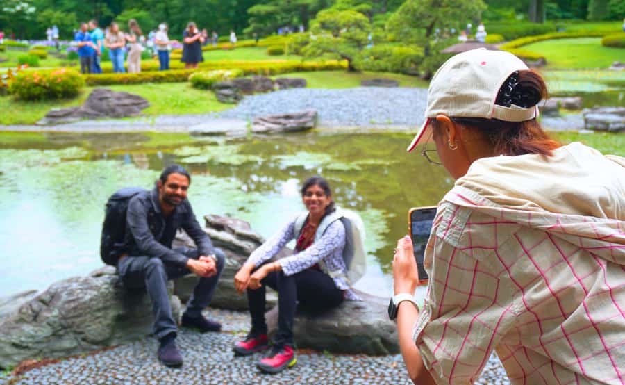 Tokyo: Imperial Palace, the history of Japan (ENGLISH GUIDE) - Nicolas and the guide’s role