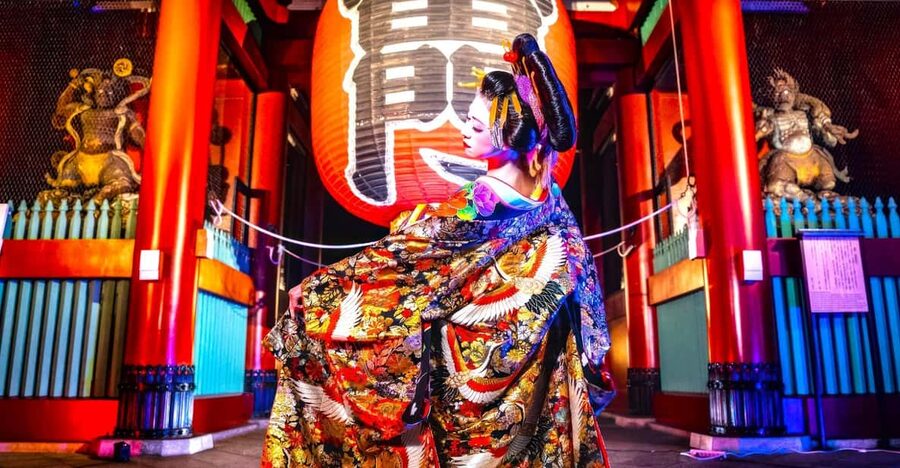 Tokyo: Japanese Dance Cabaret Theater Asakusa-Kaguwa Ticket - Food and drinks at the theater