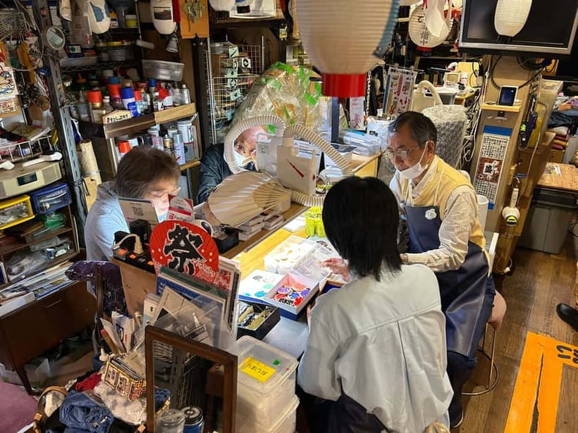 Tokyo: Making a Lantern Workshop in Asakusa with a Craftsman - Is $96 Good Value?