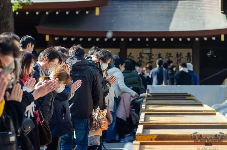 Tokyo: Meiji Jingu, Harajuku, Shibuya, and Shijuku Tour - Walking, trains, and the four-hour limit