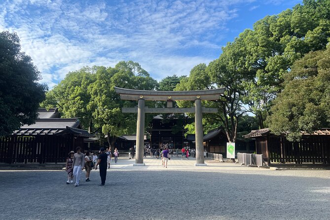 Tokyo: Meiji Shrine and Shinto Culture Walking Tour - The shrine dedicated to Emperor Meiji and Empress Shoken