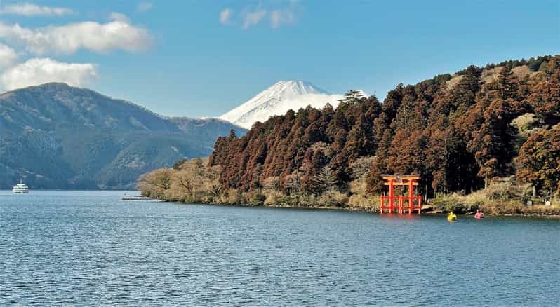Tokyo: Mt. Fuji and Hakone Tour with Cable Car and Cruise - Lunch: convenient, local, and not a free-form village stop
