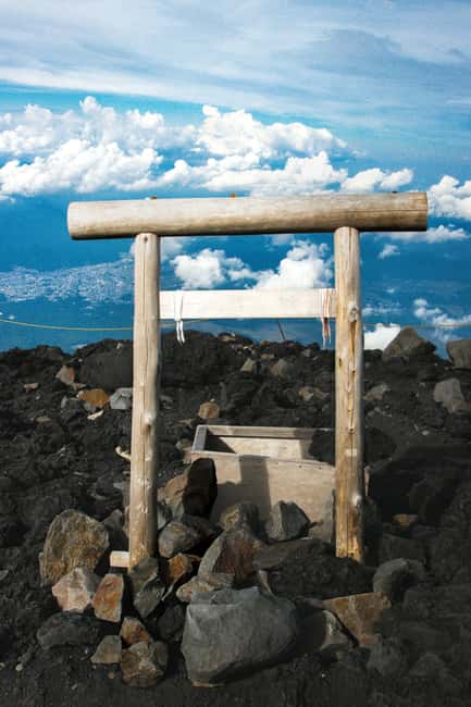 Tokyo: Mt. Fuji & Lake Kawaguchi Private Tour with Transfer - Sacred shrines and traditional village scenery