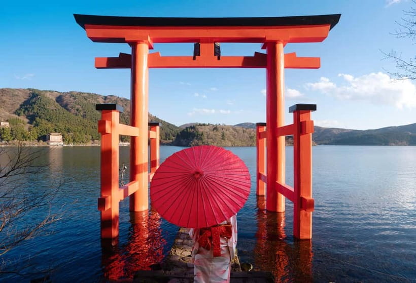 Tokyo: Mt. Fuji, Owakudani, Hakone Shrine, & Open-Air Museum - Hakone Shrine and the torii on Lake Ashi