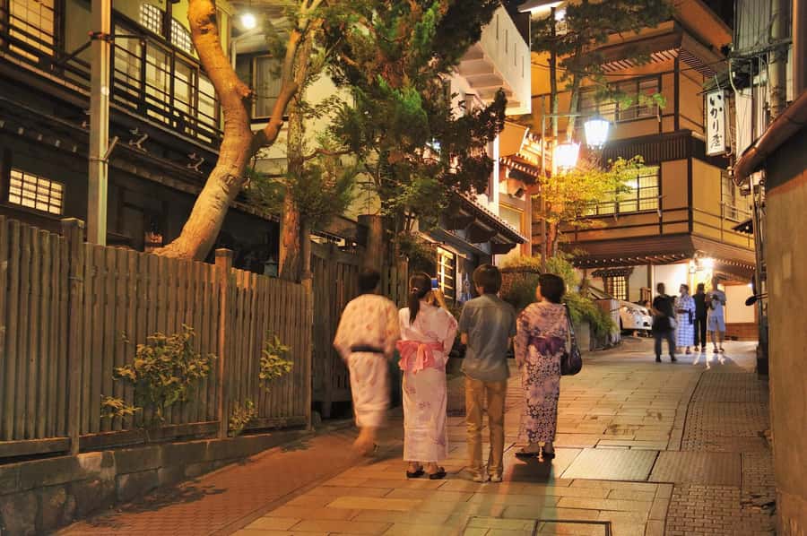 Tokyo/Nagano: private Tour with Snow Monkey Park & Temples - Obuse and the taste of fermented miso