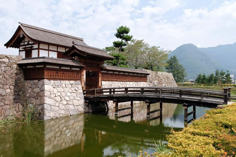 Tokyo: Nagano Snow Monkeys and Zenkoji Tour with Temples - Key points to know before booking