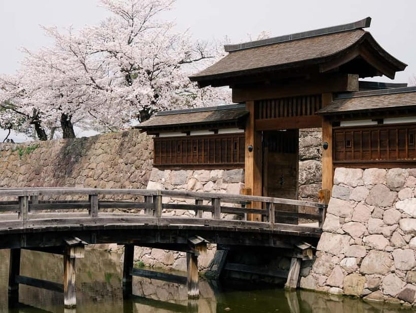 Tokyo: Nagano Snow Monkeys and Zenkoji Tour with Temples - Pickup can save you a difficult start