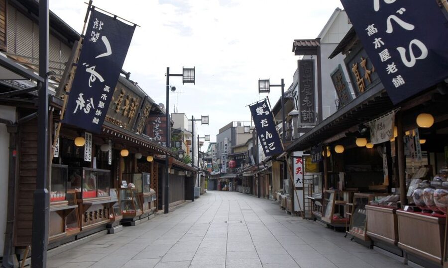 Tokyo: Off the Beaten Path Private Guided Tour - Who should book this experience