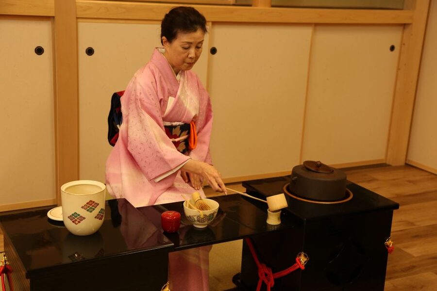 Tokyo: Practicing Zen with a Japanese Tea Ceremony - Key points at a glance