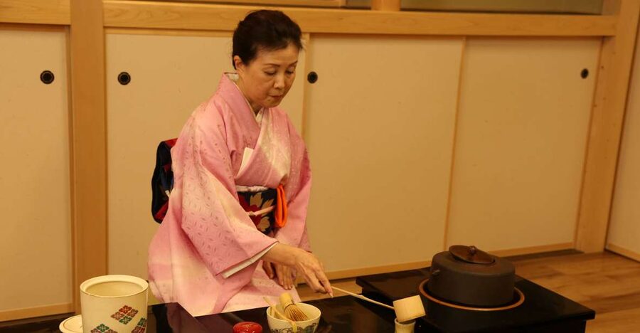 Tokyo: Practicing Zen with a Japanese Tea Ceremony - A quiet lesson opposite Tokyo Tower
