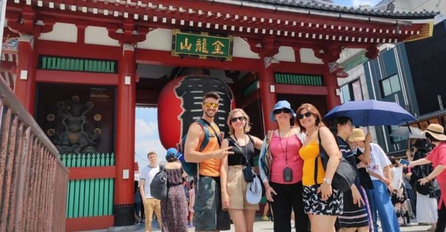 Tokyo: Private Custom Walking Tour with Local Guide - Key points at a glance