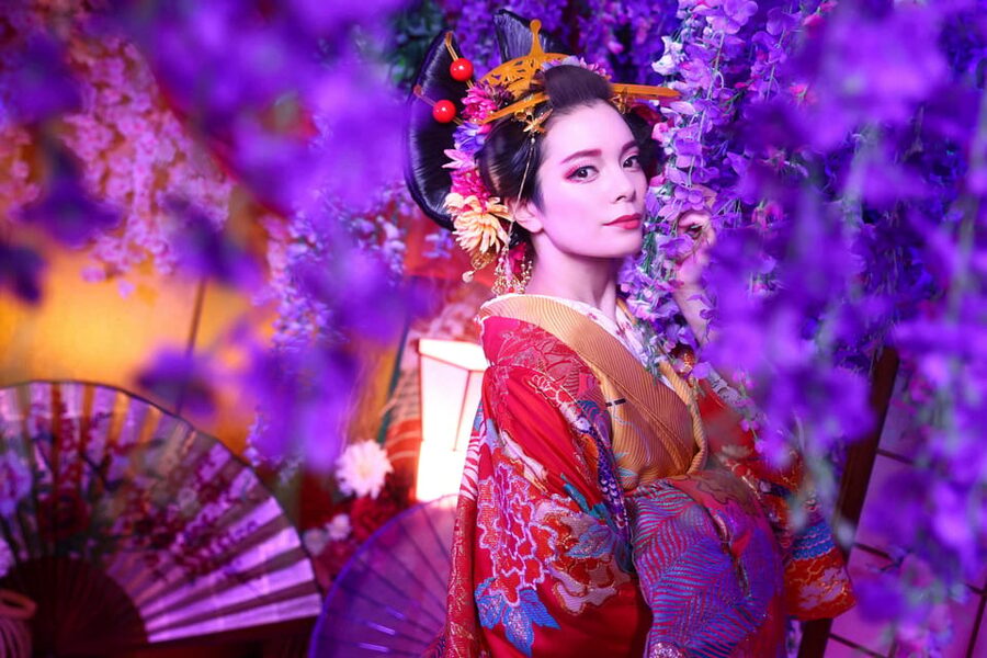 Tokyo: Private Makeover Photography Studio in Luxury Kimono - Choosing the kimono, ornaments, and props