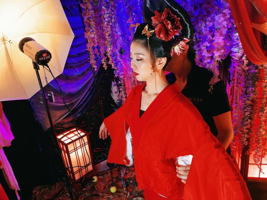 Tokyo: Private Makeover Photography Studio in Luxury Kimono - Hair and makeup with time for personal requests