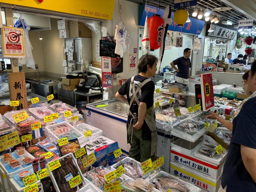 Tokyo: Private Tsukiji Fish Market Tour with 3 food stops - What the private format changes