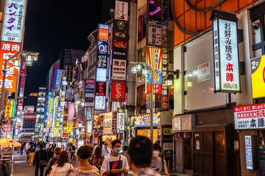 Tokyo: Private Walking Tour with a Local Guide - Ginza and the Imperial Palace: polished streets and national history