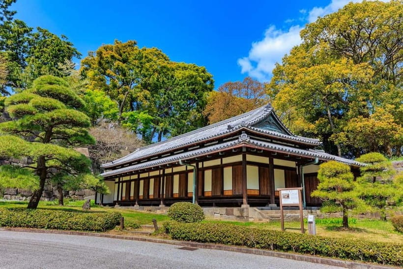 Tokyo: Pvt. Tour - Edo Castle & Imperial Palace East Gardens - What you will not see inside the palace