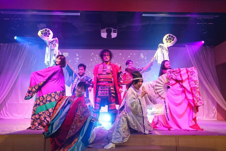 Tokyo: Samurai Entertainment Night Show in Kanda Shrine - The 7 PM arrival sets the pace