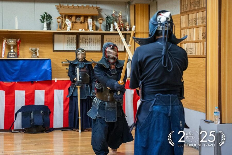 Tokyo: Samurai Kendo Practice Experience - Wearing the uniform and full kendo equipment