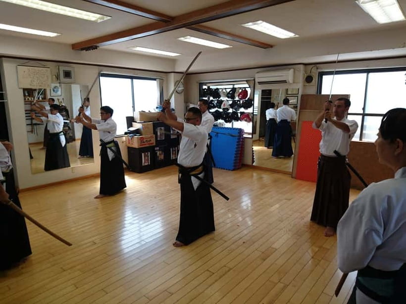 Tokyo: Samurai Sword & Archery Class from Samurai Descendant - Japanese archery with a longbow