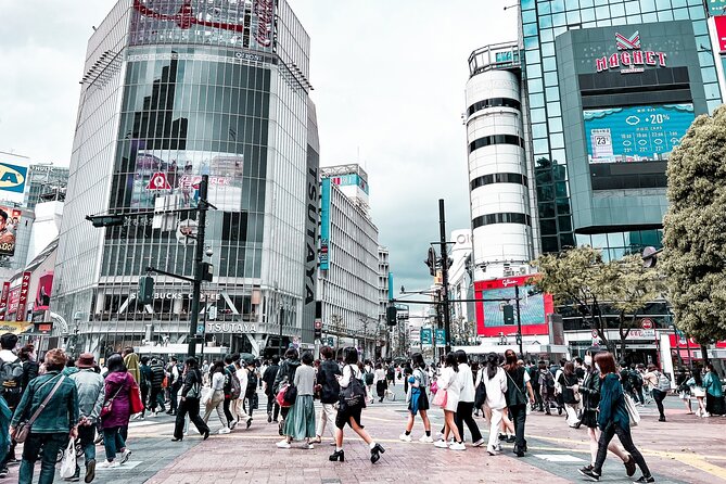 Tokyo: Shibuya Crossing & Hidden Streets Walking Tour - Shibuya Crossing: seeing the famous moment with some help