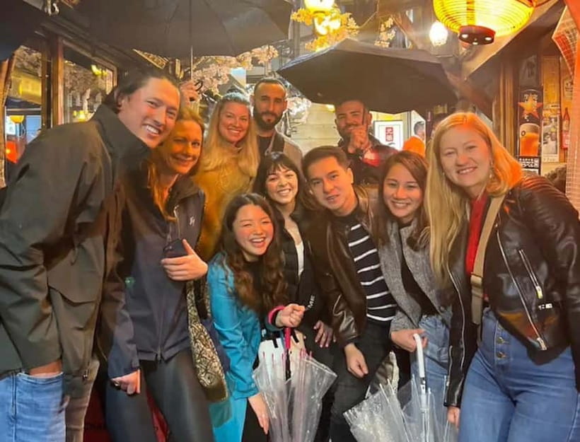 Tokyo: Shinjuku Bar and Izakaya Hopping Tour - Sake tasting and the value of a local guide