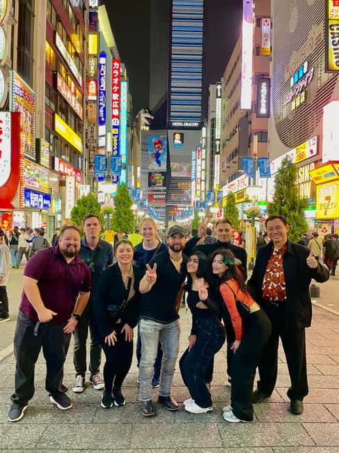 Tokyo: Shinjuku Bar and Izakaya Hopping Tour - Walking between venues without losing the evening