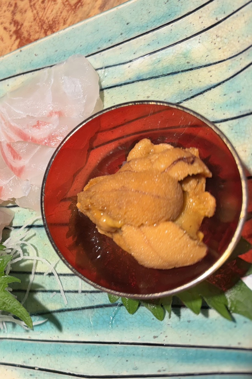 Tokyo: Shinjuku Bar and Izakaya Hopping Tour - The guides make the biggest difference
