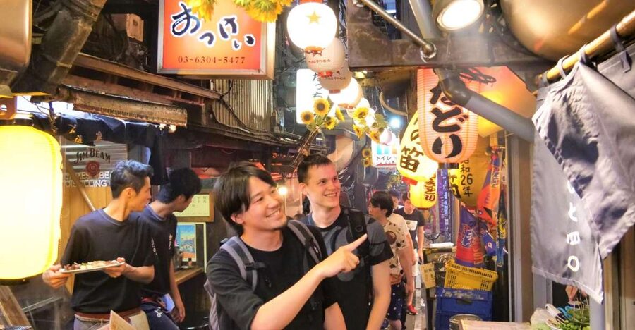 Tokyo: Shinjuku Bar Hopping with All-You-Can-Drink & Dinner - Meeting near Shinjuku Station