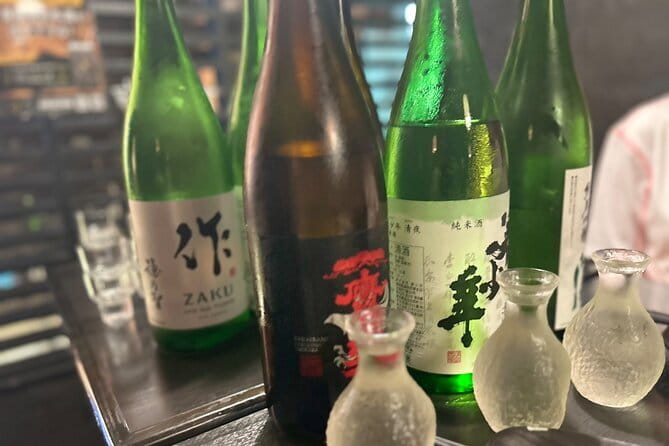 Tokyo Shinjuku Food & Backstreet Culture Tour: 15 Dishes+3 Drinks - Omoide Yokocho and old Tokyo atmosphere