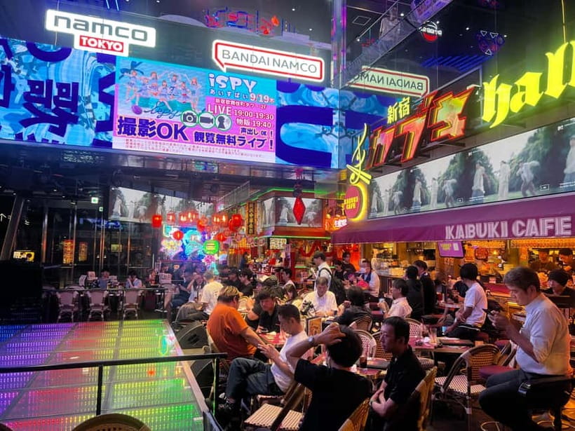 Tokyo: Shinjuku Food Tour (15 Dishes and 4 Eateries) - The guide can make or break the evening