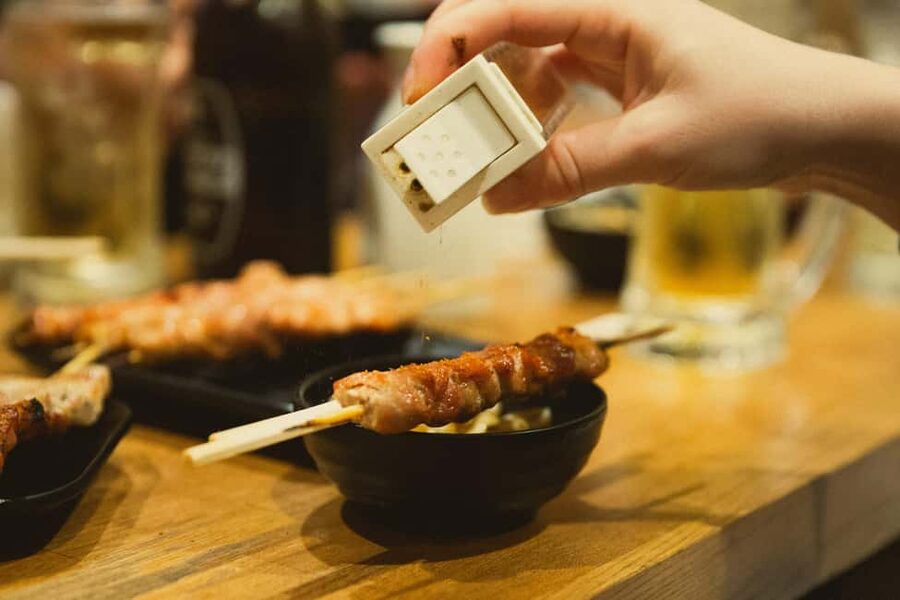 Tokyo: Shinjuku Izakaya and Golden Gai Bar Hopping Tour (2h) - Key points to know before booking
