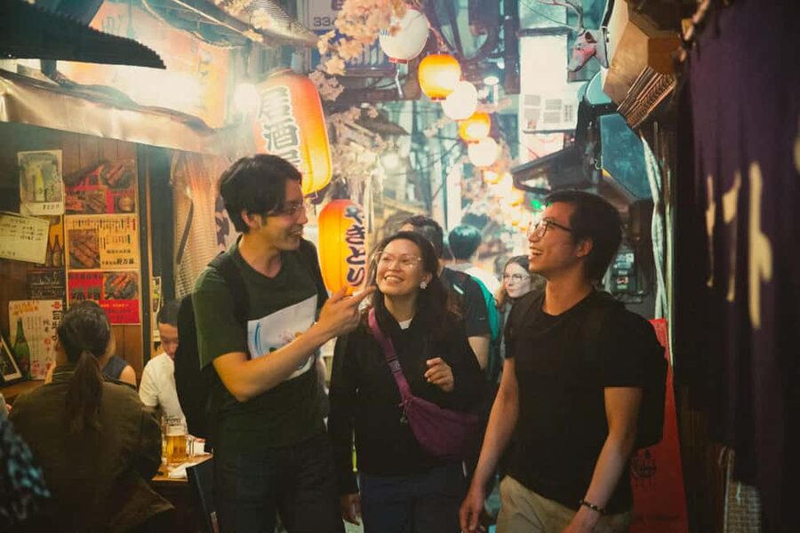 Tokyo: Shinjuku Izakaya and Golden Gai Bar Hopping Tour (2h) - Why this two-hour Shinjuku tour works