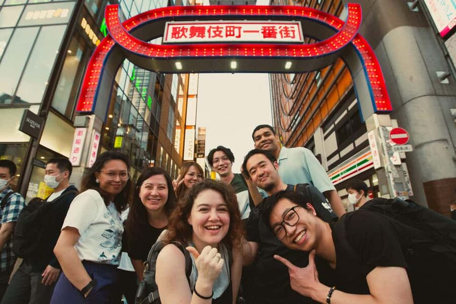 Tokyo: Shinjuku Izakaya and Golden Gai Bar Hopping Tour (2h) - Golden Gai and its tiny bars