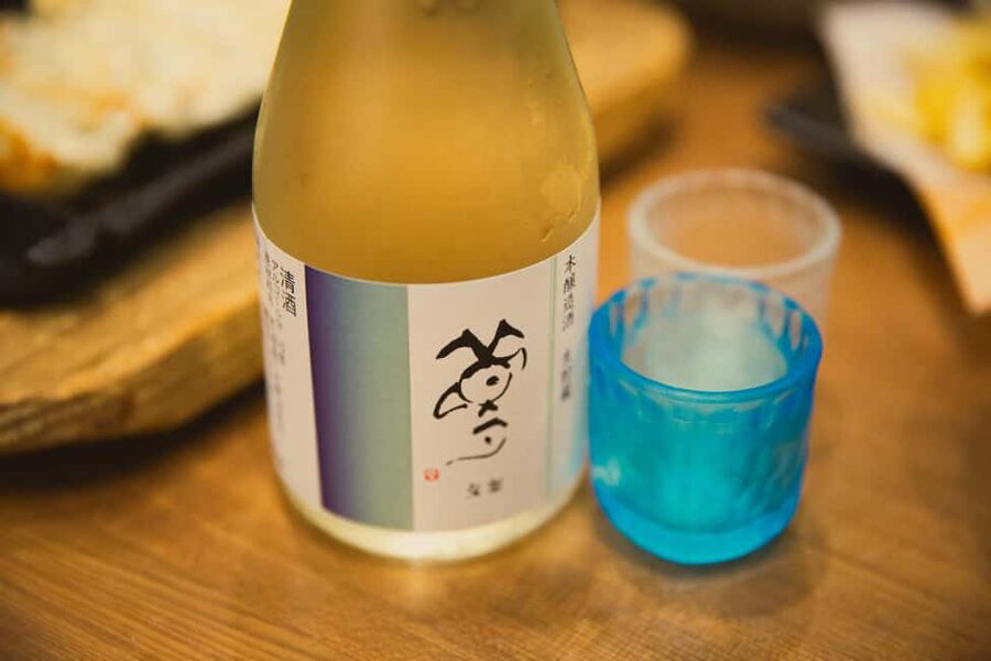 Tokyo: Shinjuku Izakaya and Golden Gai Bar Hopping Tour (2h) - What you eat and drink during the evening