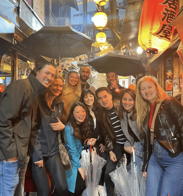 Tokyo: Shinjuku Local Bar and Izakaya Guided Walking Tour - Moving through Kabukicho’s neon streets