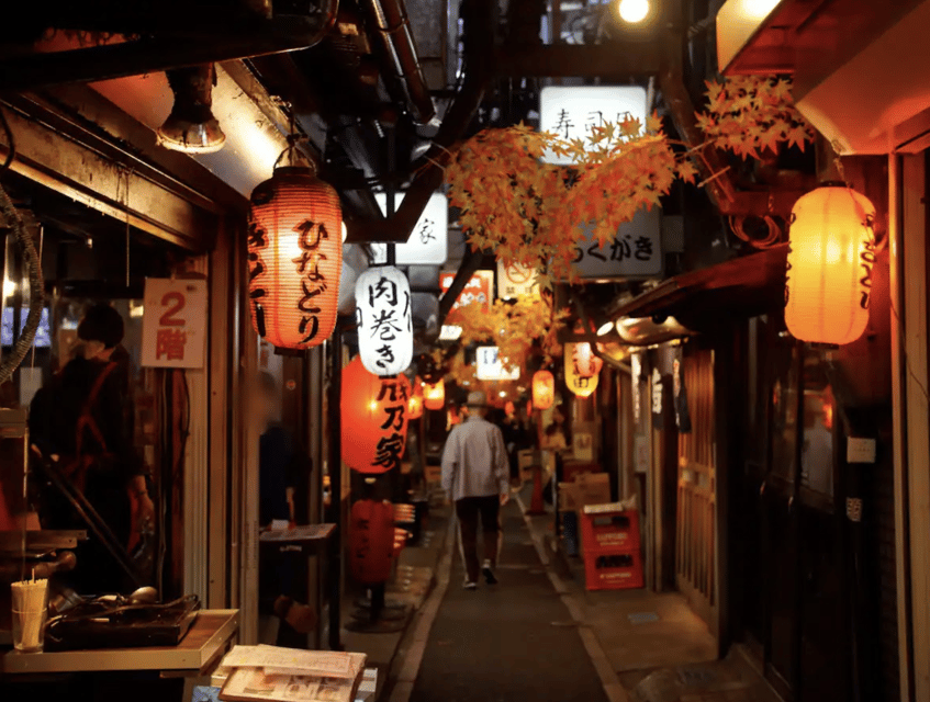 Tokyo: Shinjuku Local Bar and Izakaya Guided Walking Tour - Finding the right izakaya with local help