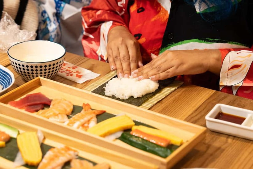 Tokyo: Sushi Making Class in a Happi Coat near a Famous Spot - Practical details that can affect your visit