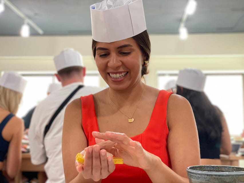 Tokyo: Sushi Making with Pro Chef & Tsukiji Fish Market Tour - Who should book this sushi tour