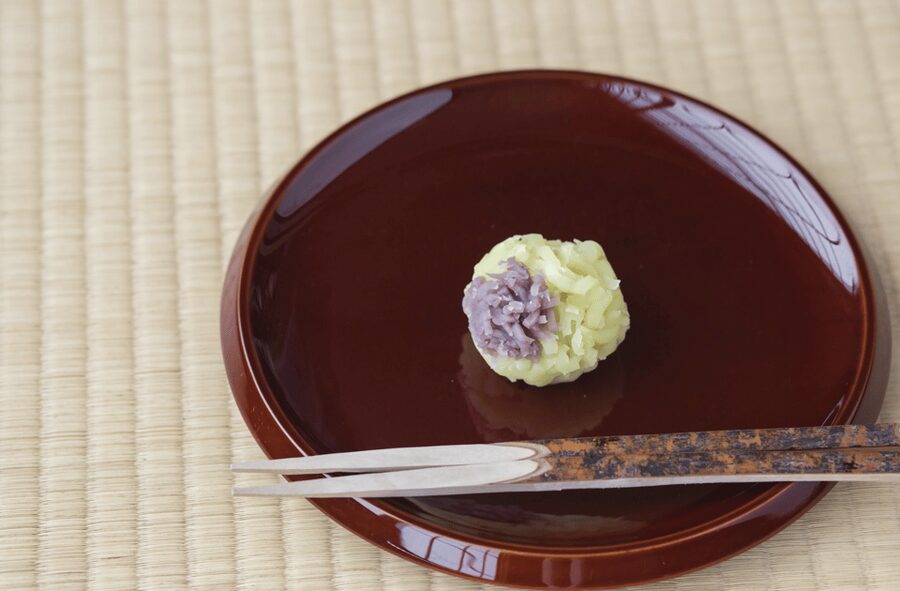 Tokyo: Tea Ceremony Experience in a small tea room - English instruction that works for beginners