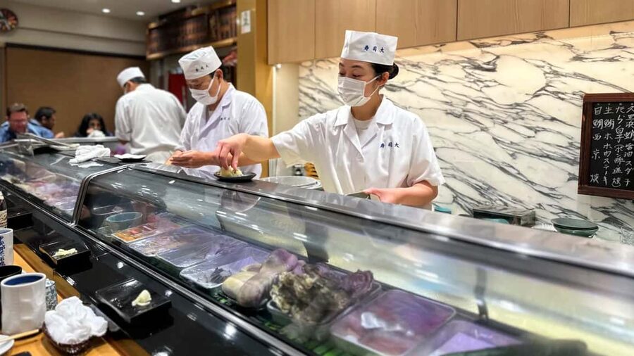 Tokyo: Toyosu Tuna Auction &Tsukiji Market Gourmet Adventure - 7:45 to 8:00 AM, the short move to Tsukiji