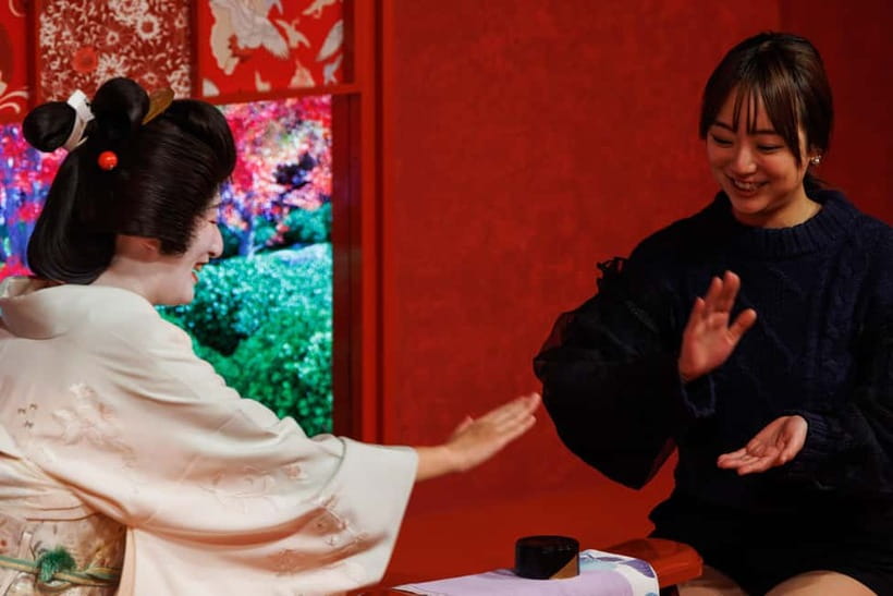 Tokyo: Traditional Geisha Experience Show & Japanese Dinner - Ozashiki games make the evening less formal