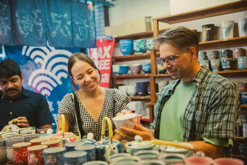 Tokyo: Tsukiji Fish Market Culture Tour with Sashimi Tasting - Sashimi, samples, and the food question