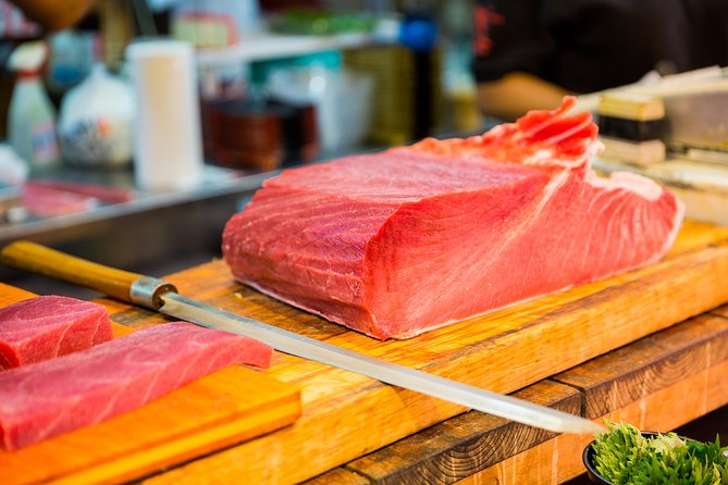 Tokyo: Tsukiji Fish Market Food and Culture Walking Tour - Why a guide helps here