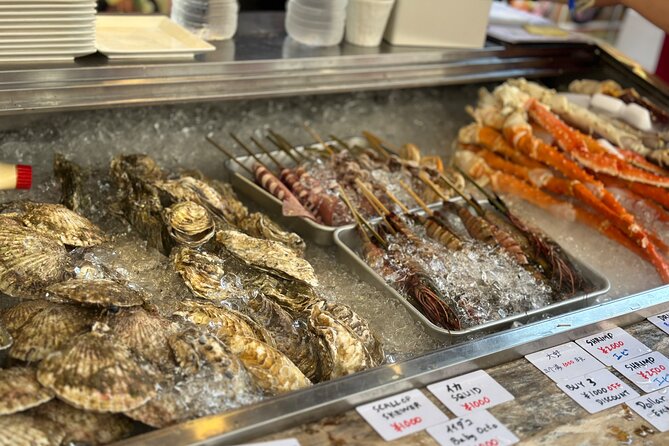 Tokyo: Tsukiji Fish Market Food and Walking tour - The guides make the biggest difference