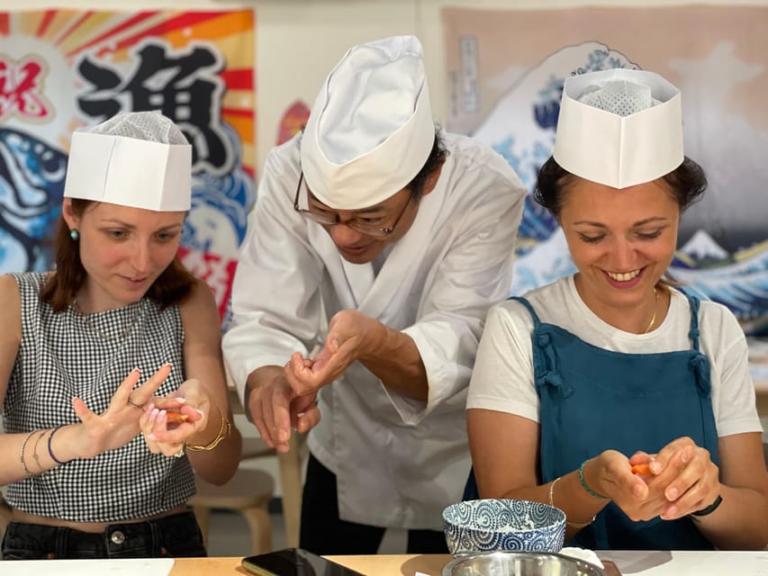 Tokyo: Tsukiji Fish Market Sushi Making Class with Pro Chef - Making nigiri and maki by hand